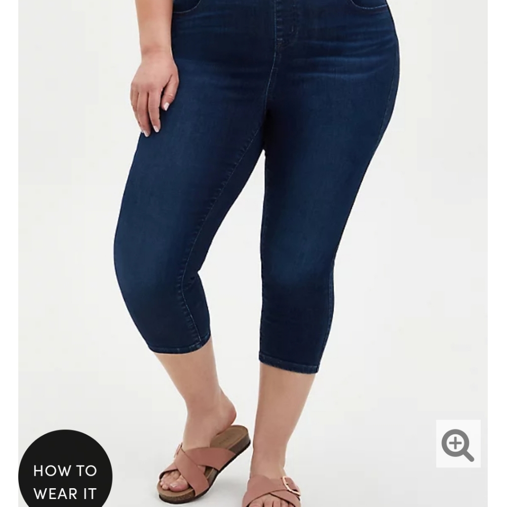 Torrid crop jeans size 4s